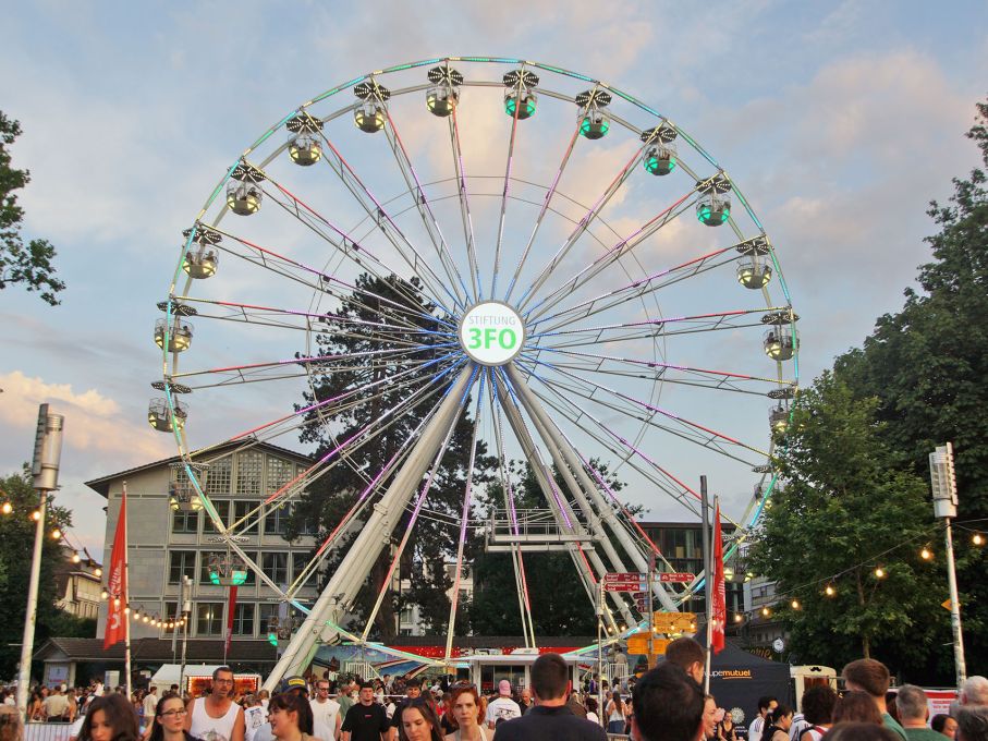 Wieder ikonisch auf dem Kreuzackerplatz: Das Riesenrad. Foto: Stiftung 3FO (FK).